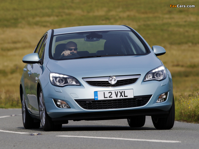 Pictures of Vauxhall Astra 2009–12 (800 x 600)