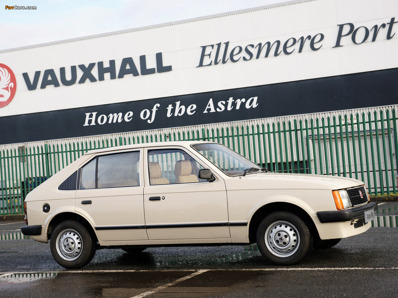 Vauxhall Astra 5-door 1980–84 images (1280 x 960)