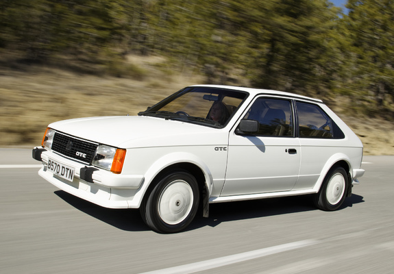 Vauxhall Astra GTE 1983–85 images