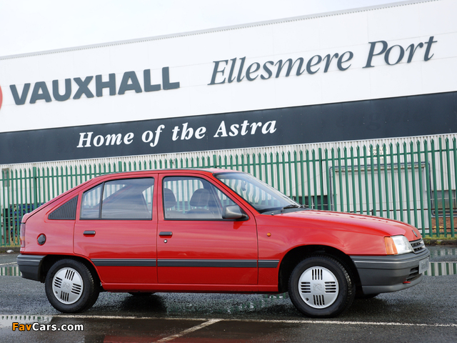 Vauxhall Astra 5-door 1984–91 wallpapers (640 x 480)