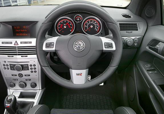 Vauxhall Astra VXR 2005–10 images