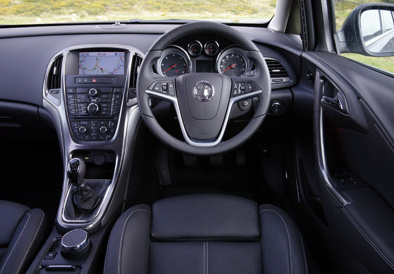 Vauxhall Astra 2009–12 photos