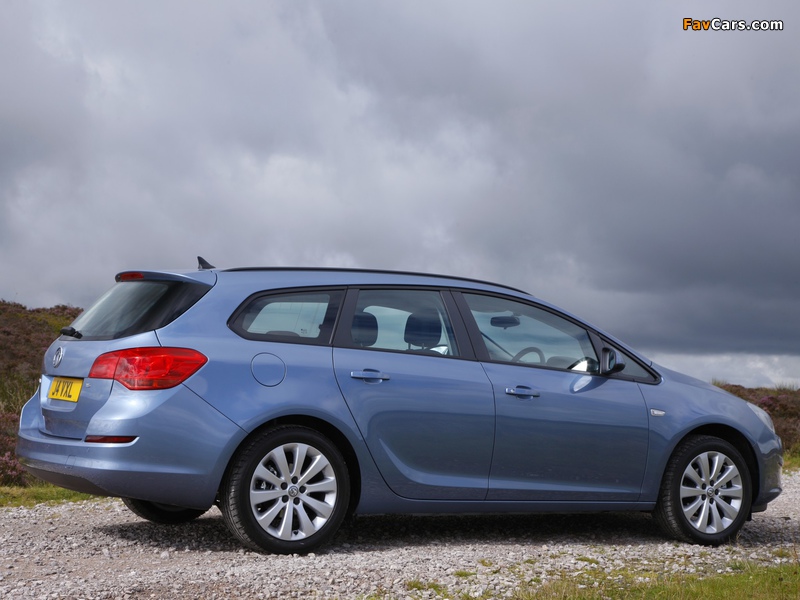Vauxhall Astra Sports Tourer 2010–12 images (800 x 600)