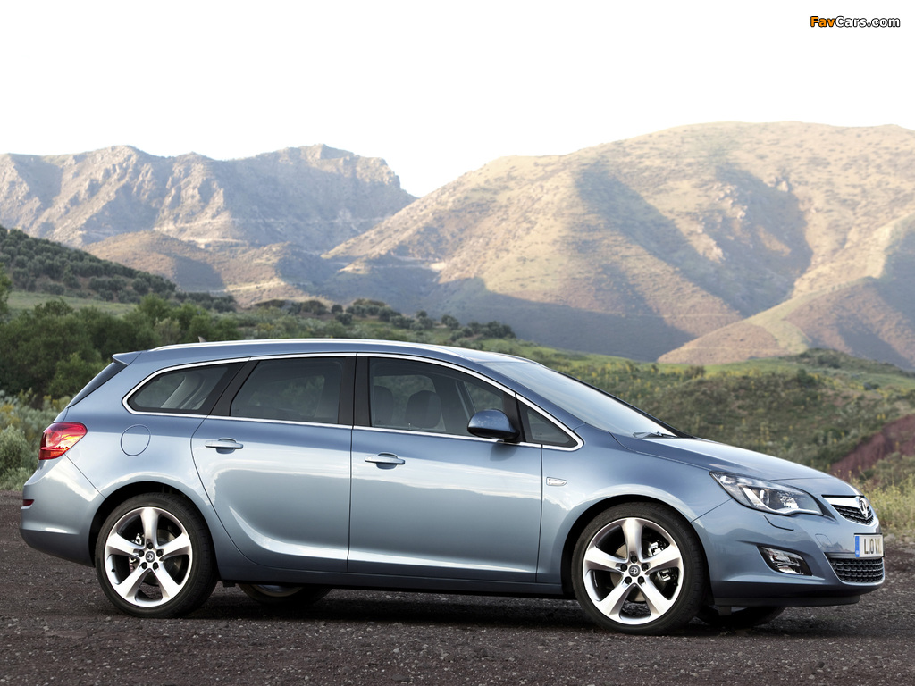 Vauxhall Astra Sports Tourer 2010–12 images (1024 x 768)