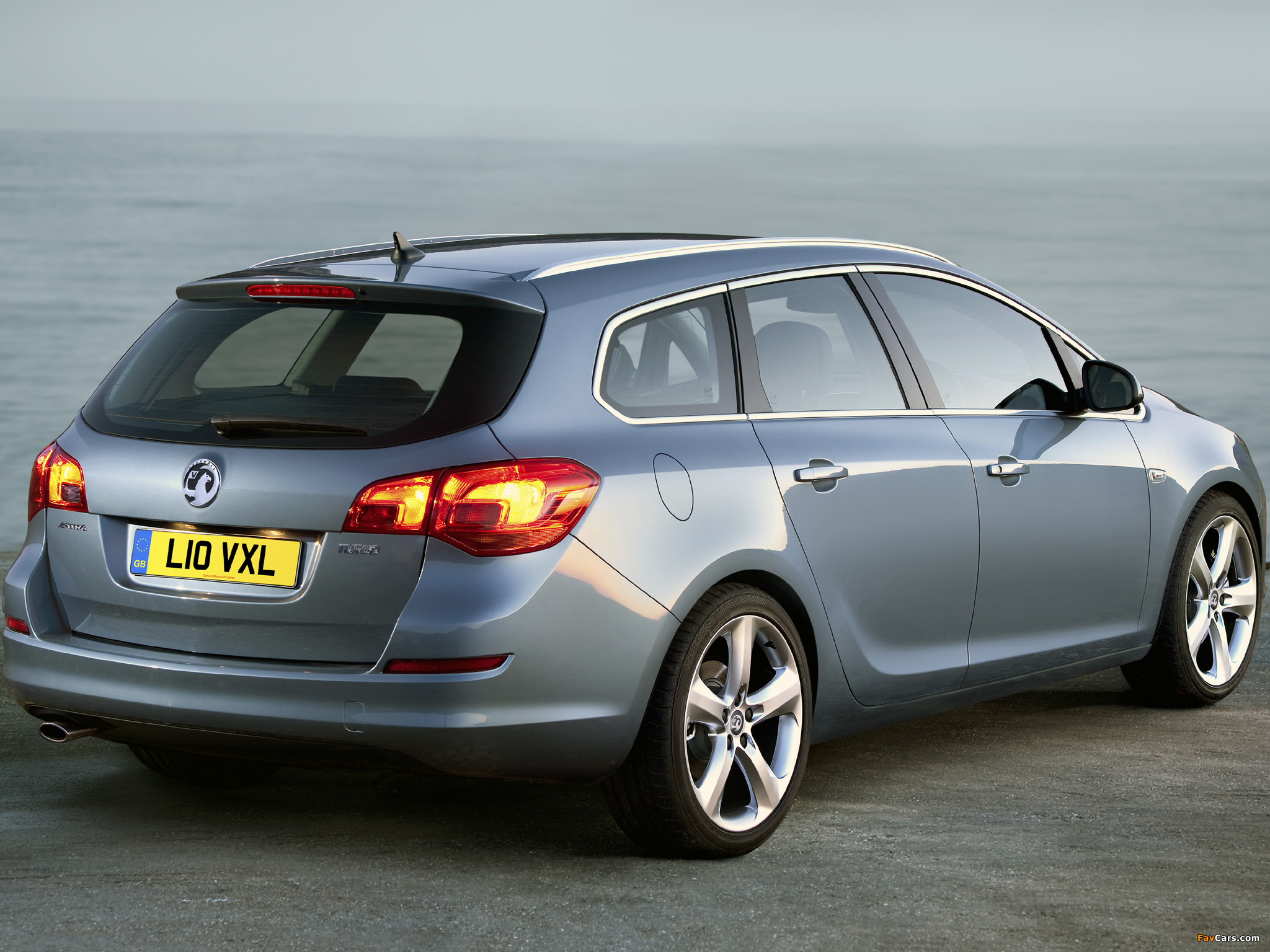 Vauxhall Astra Sports Tourer 2010 pictures (2048 x 1536)
