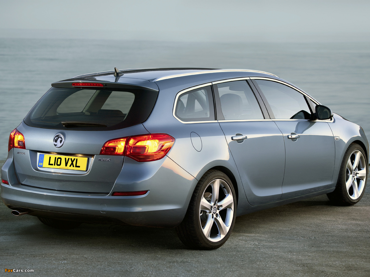 Vauxhall Astra Sports Tourer 2010 pictures (1280 x 960)