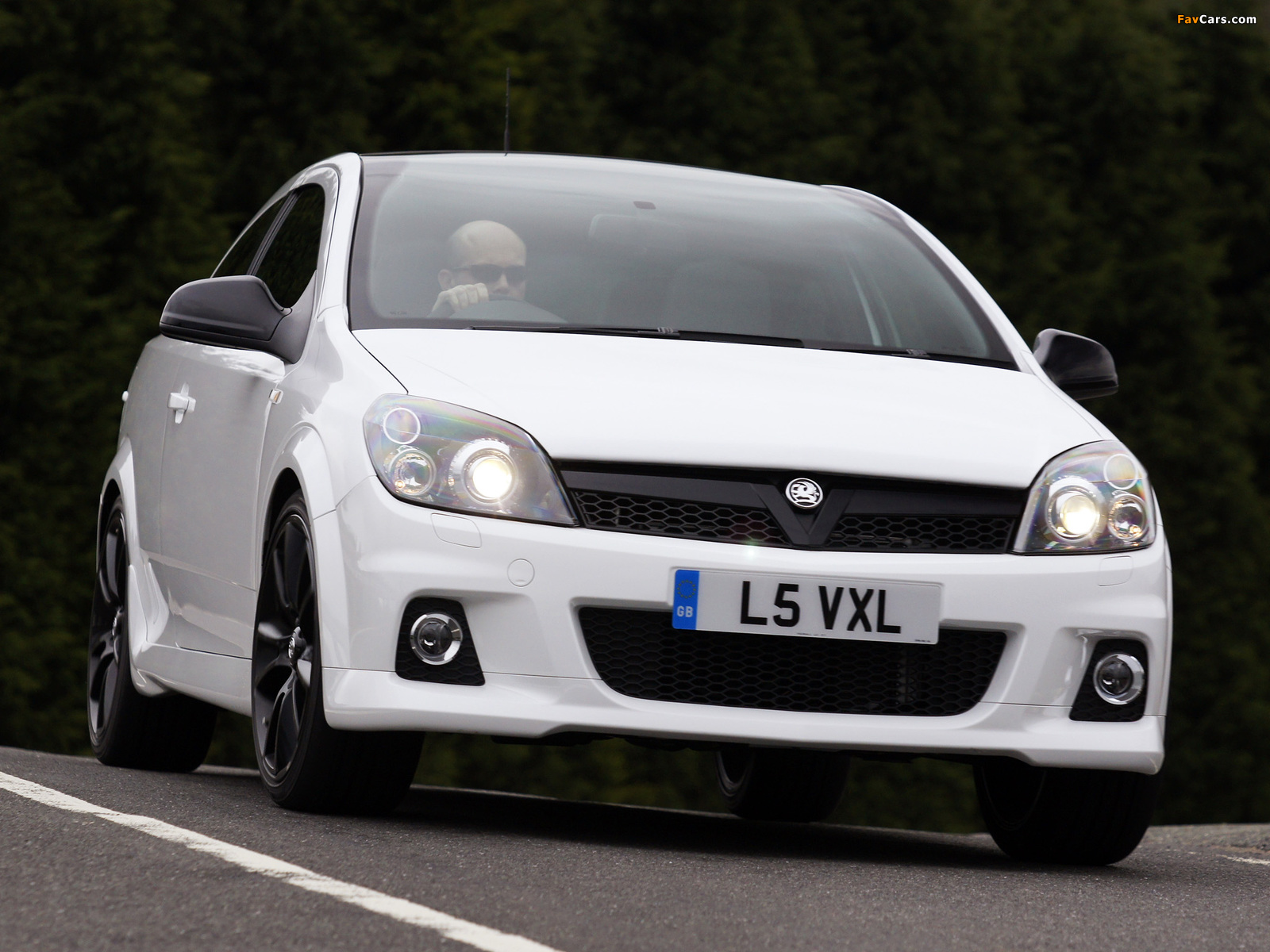 Vauxhall Astra VXR Arctic Special 2010 pictures (1600 x 1200)