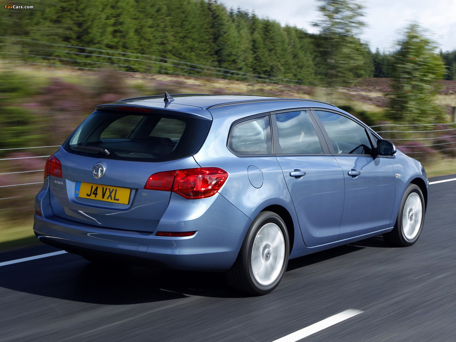 Vauxhall Astra Sports Tourer 2010–12 wallpapers (1600 x 1200)