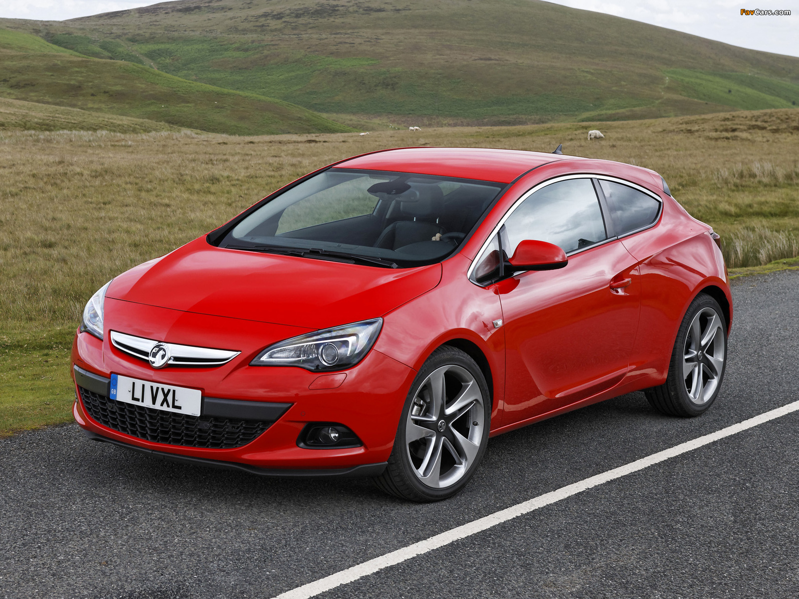 Vauxhall Astra GTC 2011 wallpapers (1600 x 1200)