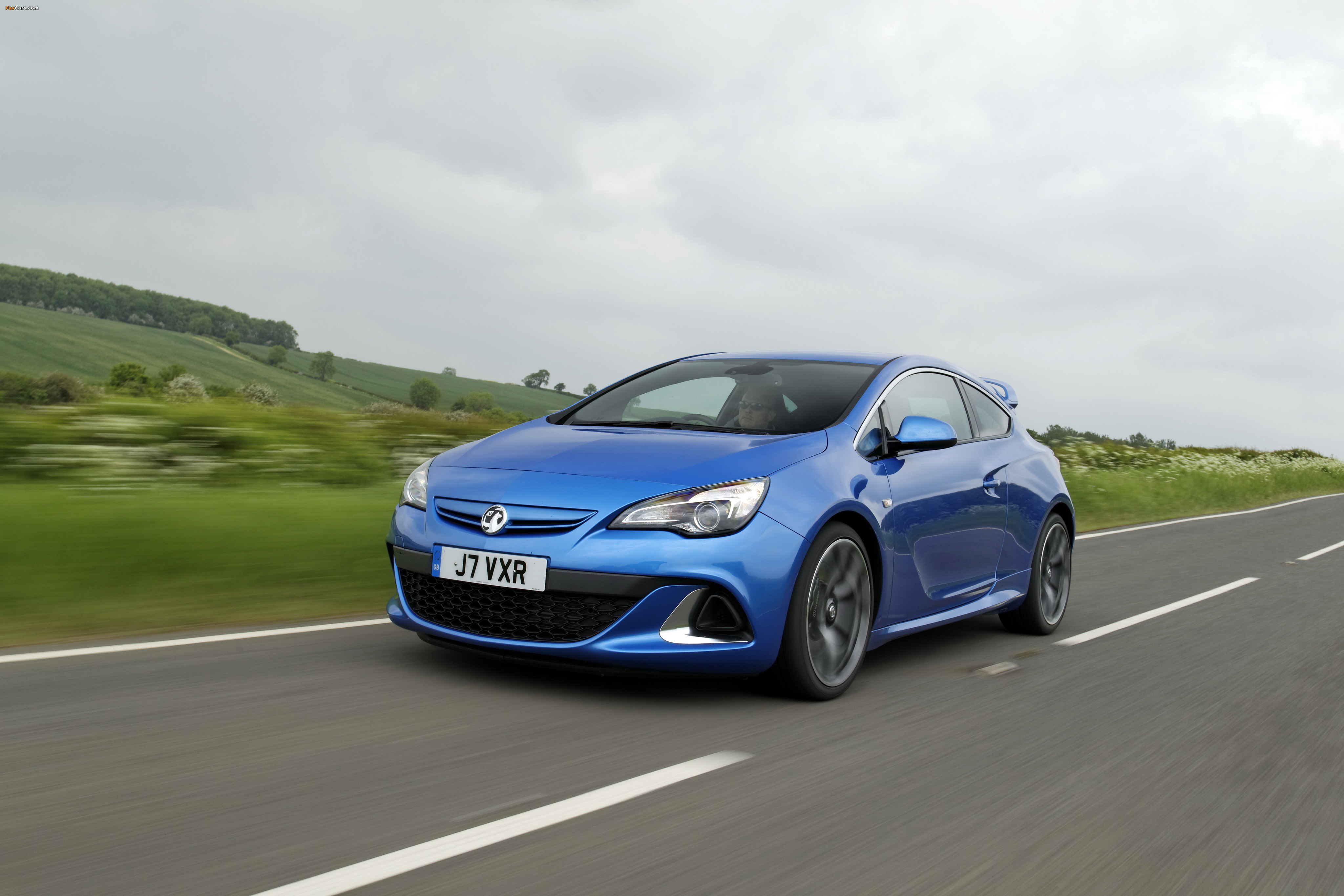 Vauxhall Astra VXR 2012 images (4096 x 2731)