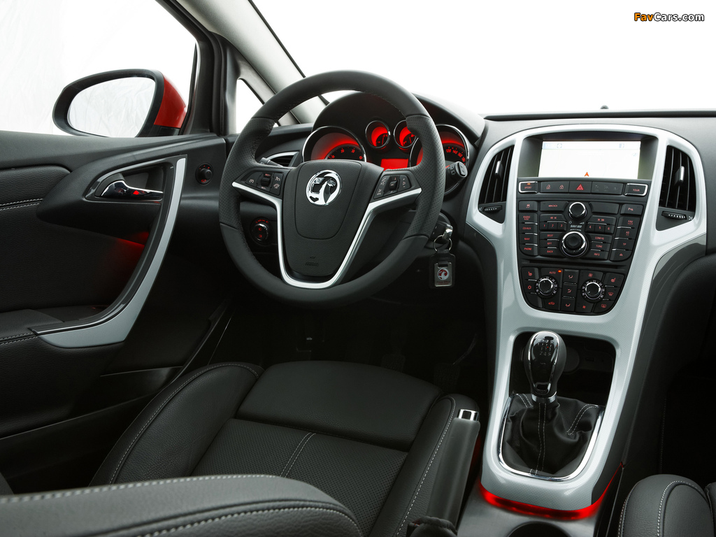 Vauxhall Astra GTC 2011 wallpapers (1024 x 768)