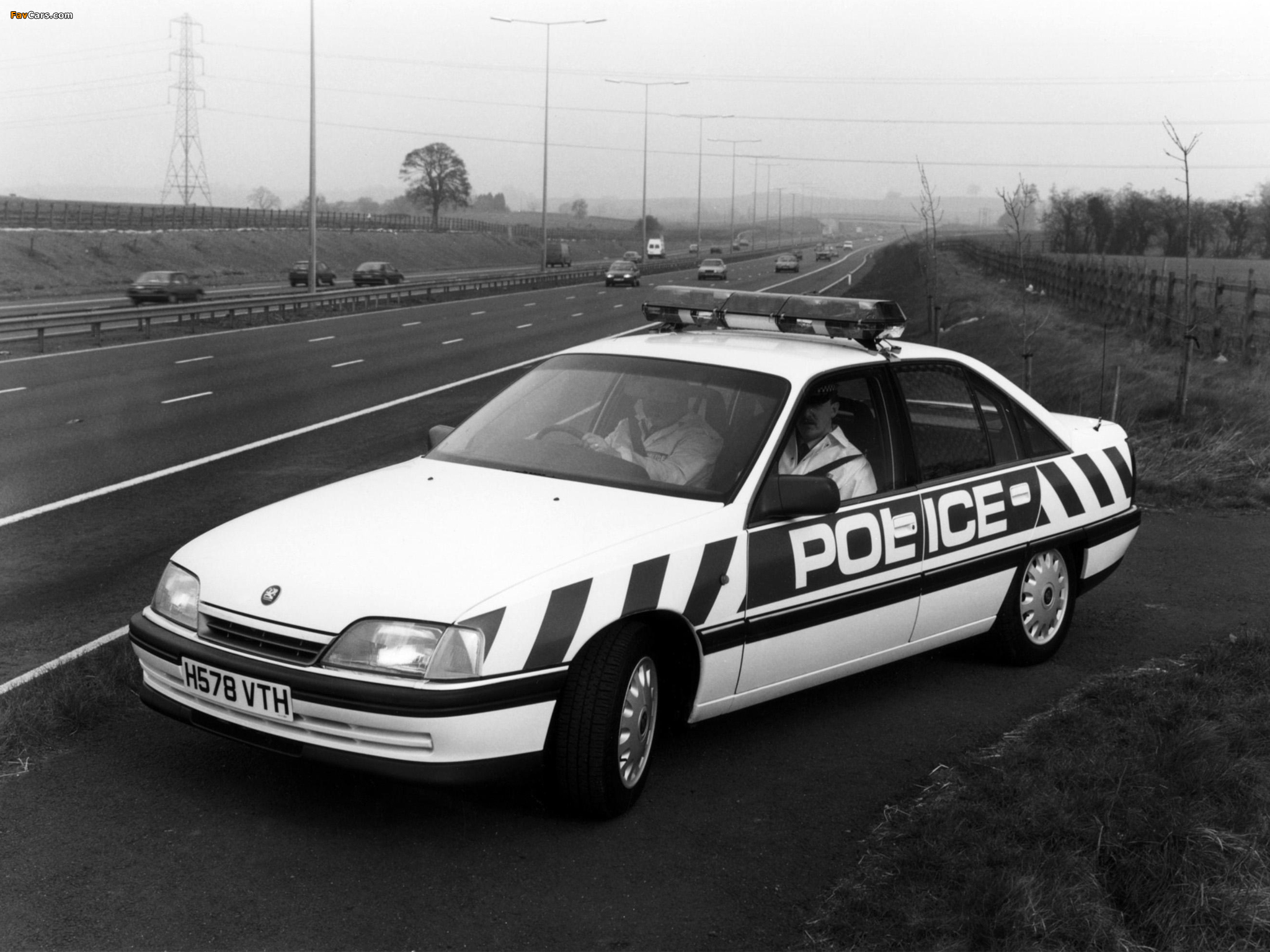 Vauxhall Carlton 2.6i Police 1990–94 pictures (2048 x 1536)