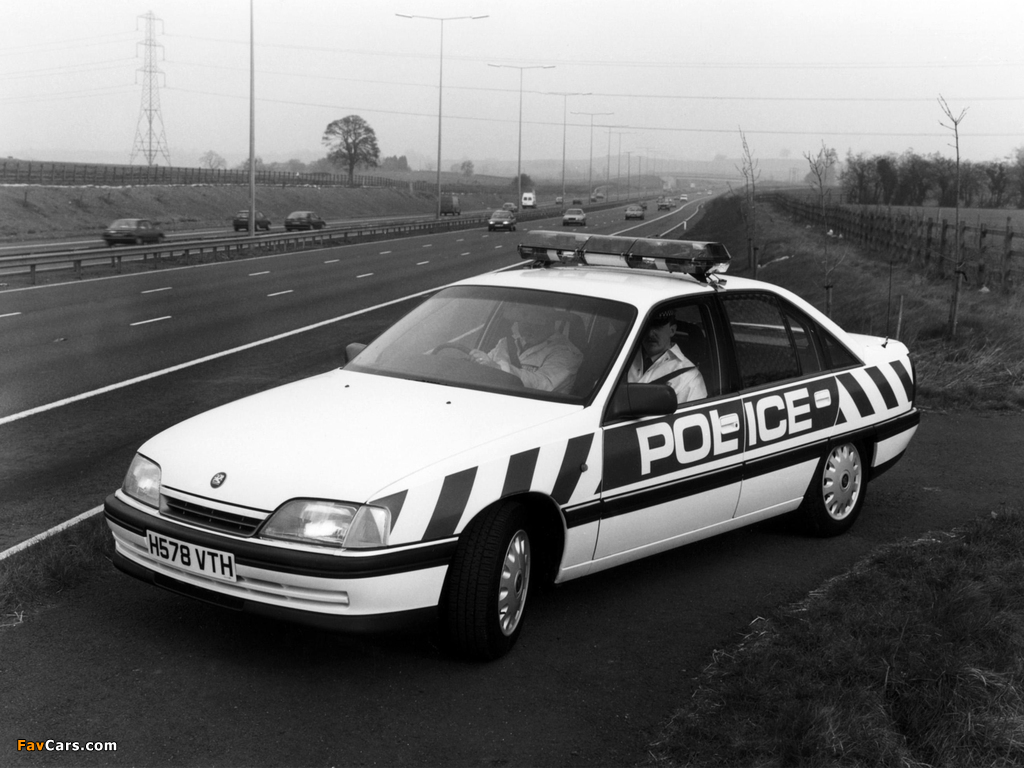 Vauxhall Carlton 2.6i Police 1990–94 pictures (1024 x 768)