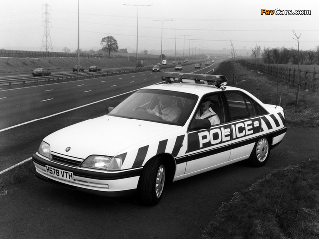 Vauxhall Carlton 2.6i Police 1990–94 pictures (640 x 480)