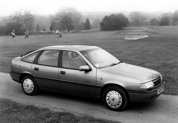 Photos of Vauxhall Cavalier SRi Hatchback 1988–92