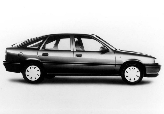 Pictures of Vauxhall Cavalier GL Hatchback 1988–92