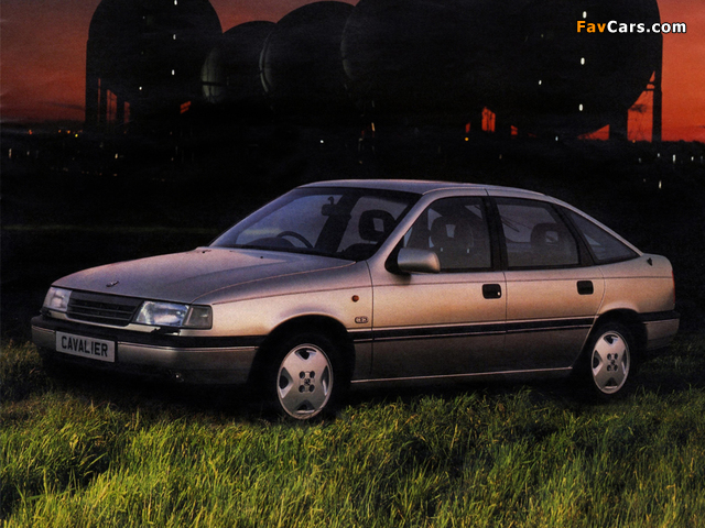 Pictures of Vauxhall Cavalier CD Hatchback 1988–92 (640 x 480)