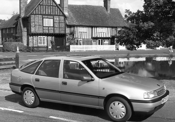 Pictures of Vauxhall Cavalier GL Hatchback 1988–92