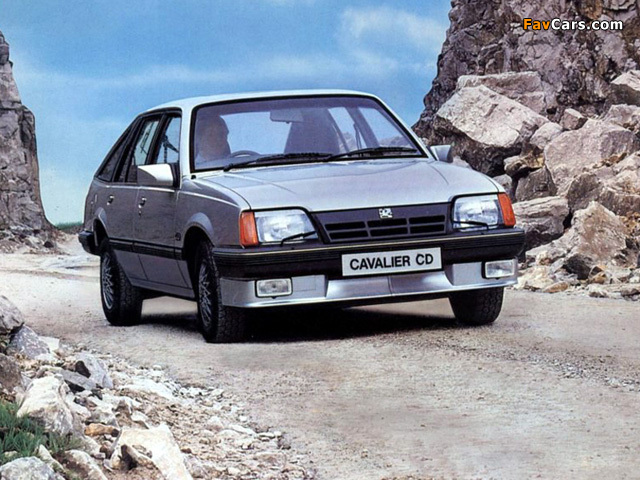 Vauxhall Cavalier Hatchback 1981–88 photos (640 x 480)