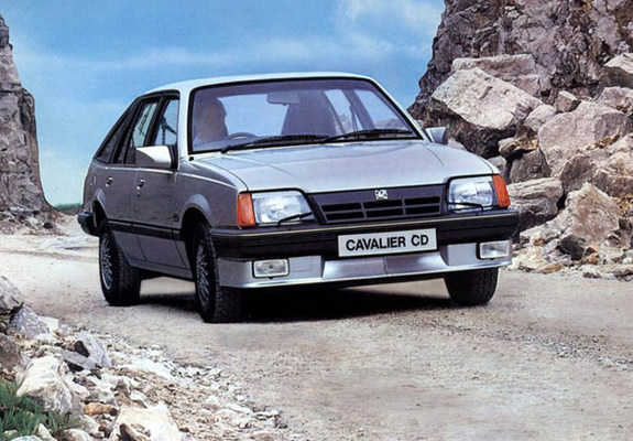 Vauxhall Cavalier Hatchback 1981–88 photos