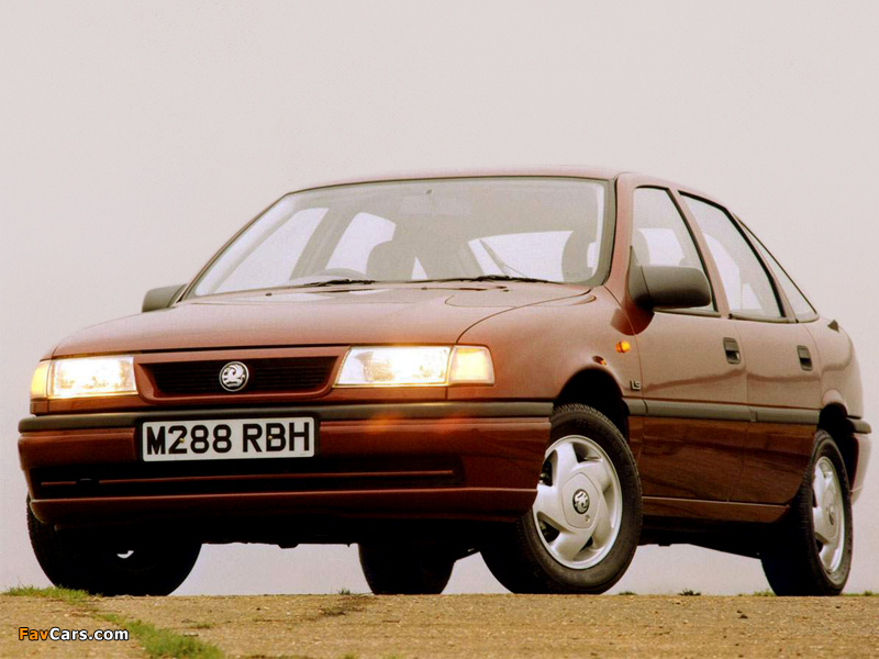 Vauxhall Cavalier LS Hatchback 1993–95 wallpapers (800 x 600)