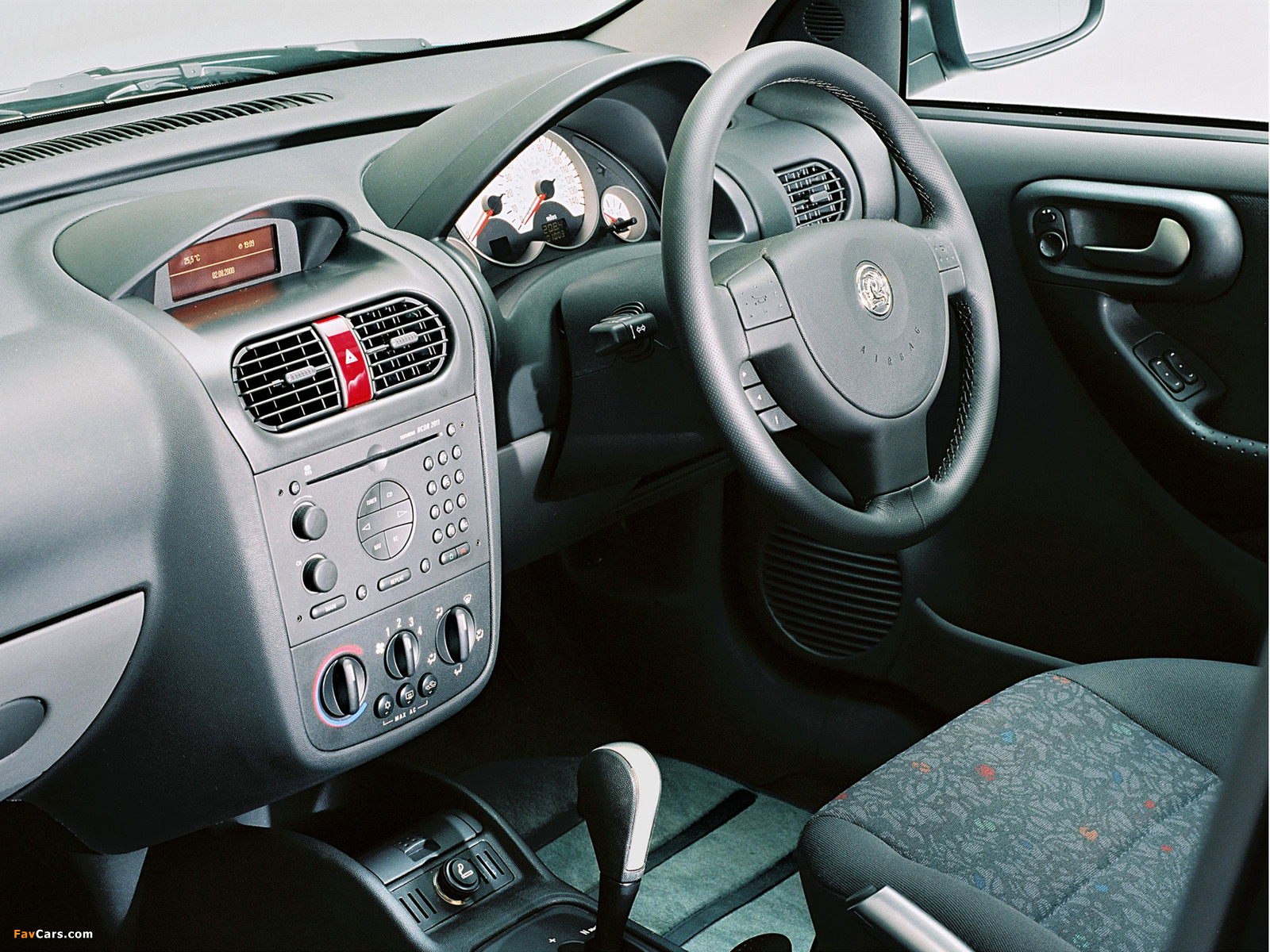 Photos of Vauxhall Corsa 5-door (C) 2000–03 (1600 x 1200)