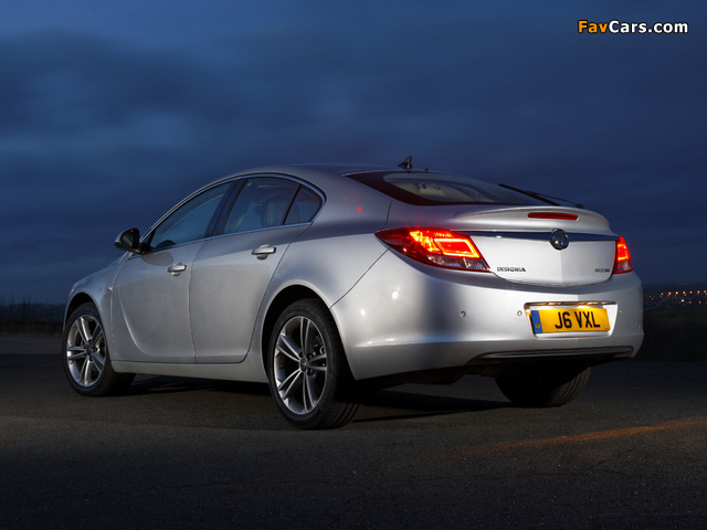 Images of Vauxhall Insignia ecoFLEX Hatchback 2009–13 (640 x 480)