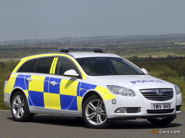 Photos of Vauxhall Insignia Sports Tourer Police 2008–13 (640 x 480)