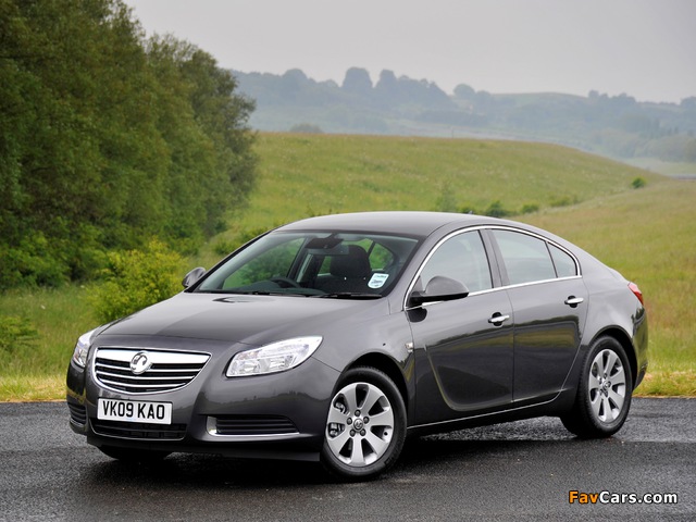 Photos of Vauxhall Insignia ecoFLEX Hatchback 2009–13 (640 x 480)