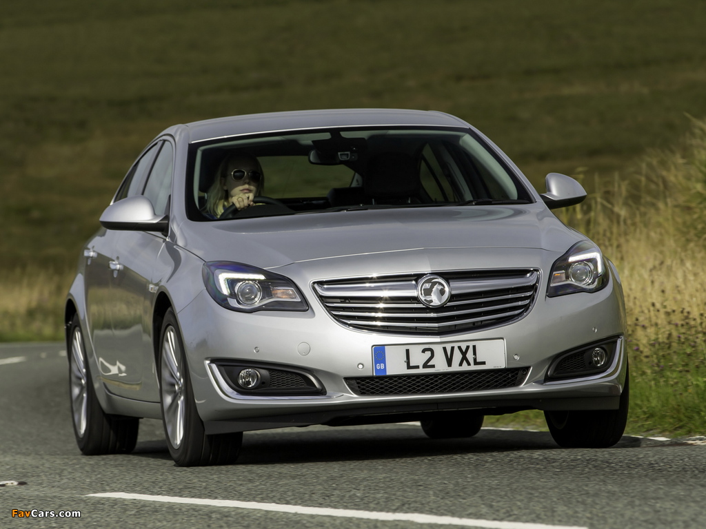 Photos of Vauxhall Insignia ecoFLEX Hatchback 2013 (1024 x 768)
