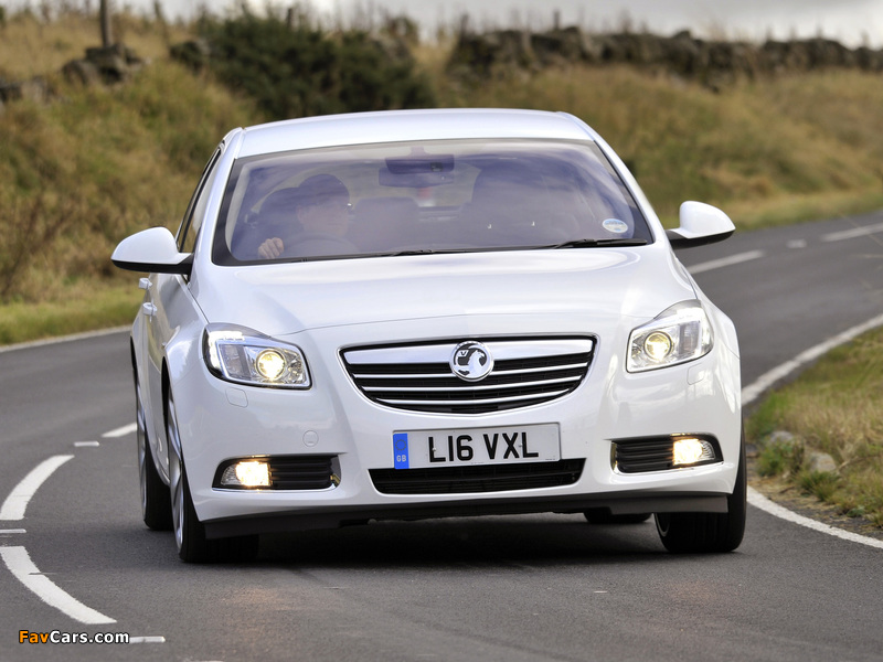 Pictures of Vauxhall Insignia Hatchback 2008–13 (800 x 600)