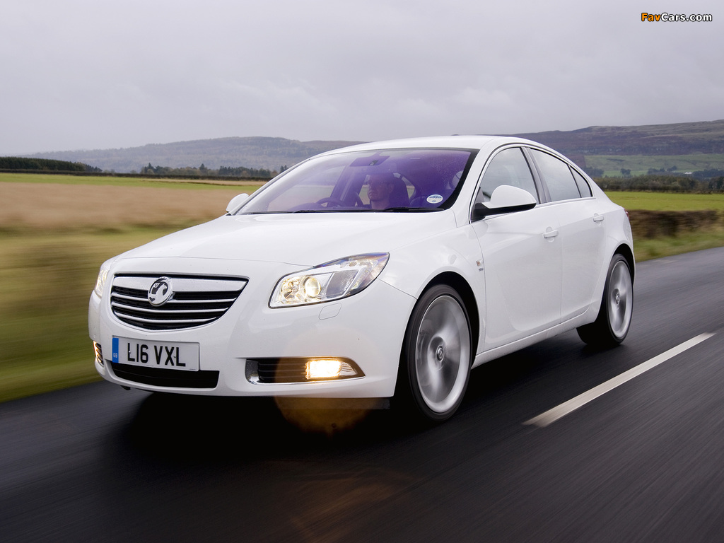 Pictures of Vauxhall Insignia Hatchback 2008–13 (1024 x 768)