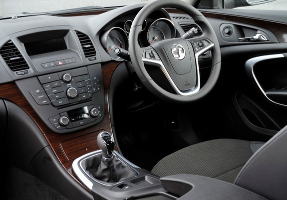 Pictures of Vauxhall Insignia ecoFLEX Hatchback 2009
