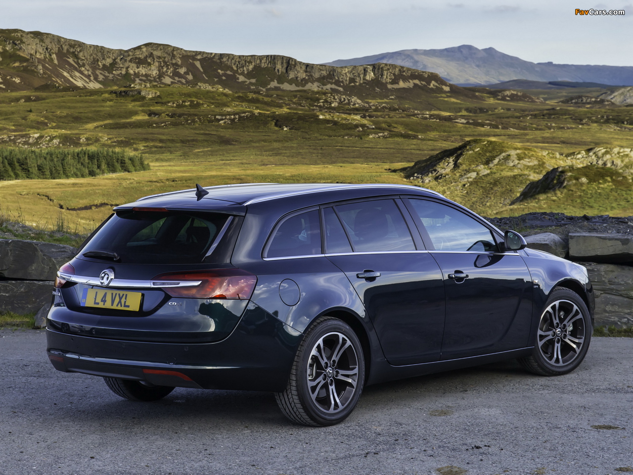 Pictures of Vauxhall Insignia Sports Tourer 2013 (1280 x 960)