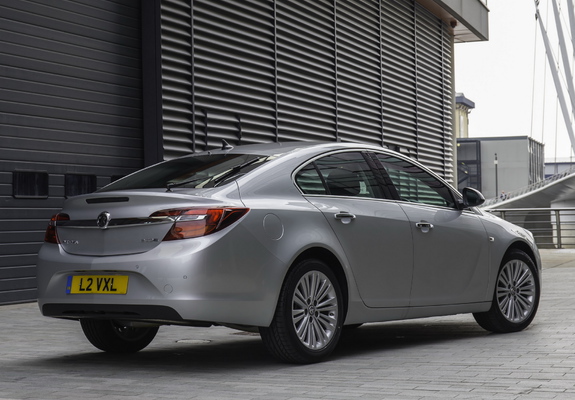 Pictures of Vauxhall Insignia ecoFLEX Hatchback 2013