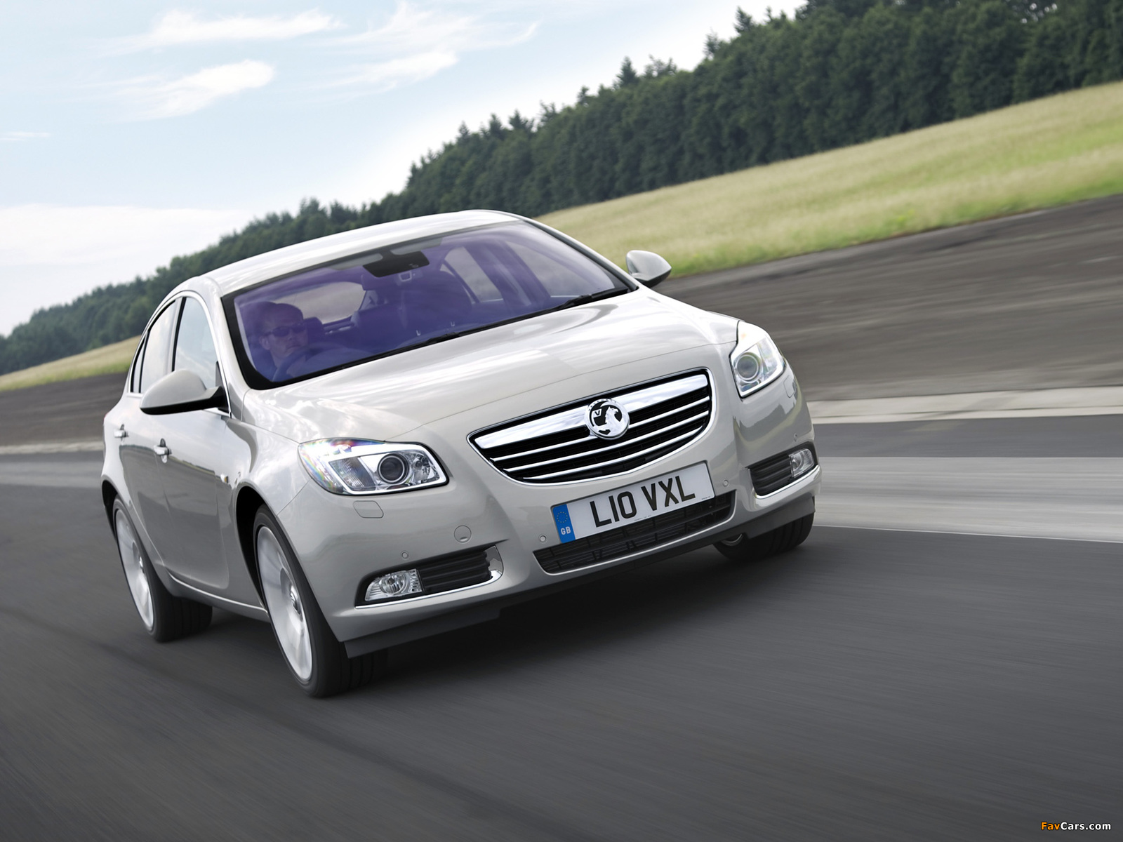 Vauxhall Insignia Hatchback 2008–13 images (1600 x 1200)