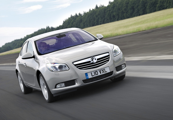 Vauxhall Insignia Hatchback 2008–13 images