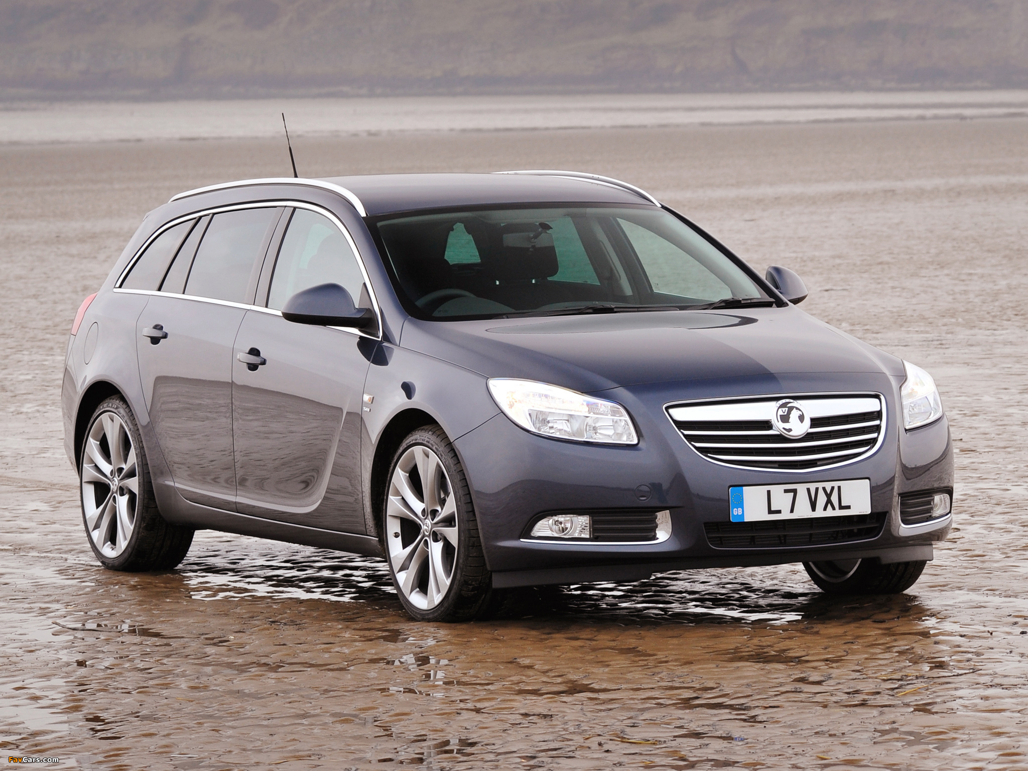 Vauxhall Insignia Sports Tourer 2008–13 wallpapers (2048 x 1536)