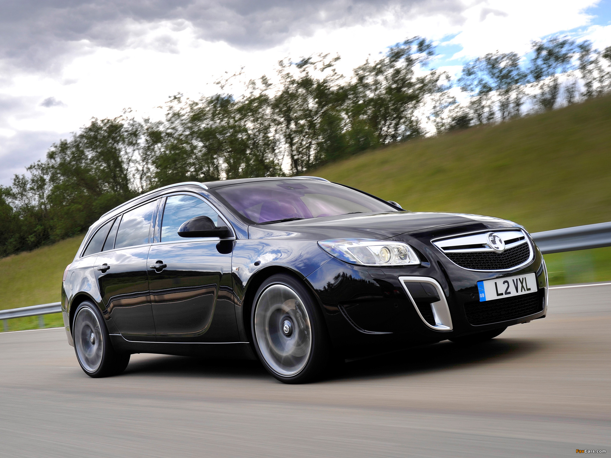Vauxhall Insignia VXR Sports Tourer 2009–13 pictures (2048 x 1536)