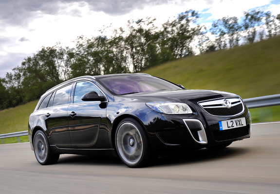 Vauxhall Insignia VXR Sports Tourer 2009–13 pictures