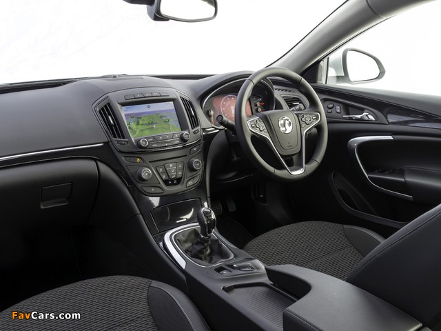 Vauxhall Insignia ecoFLEX Hatchback 2013 images (640 x 480)