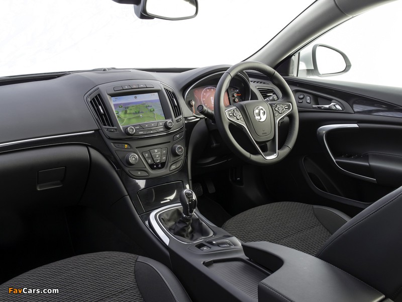 Vauxhall Insignia ecoFLEX Hatchback 2013 images (800 x 600)