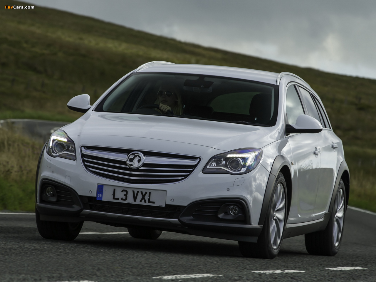 Vauxhall Insignia Country Tourer 2013 wallpapers (1280 x 960)