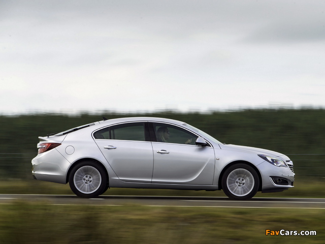 Vauxhall Insignia ecoFLEX Hatchback 2013 wallpapers (640 x 480)