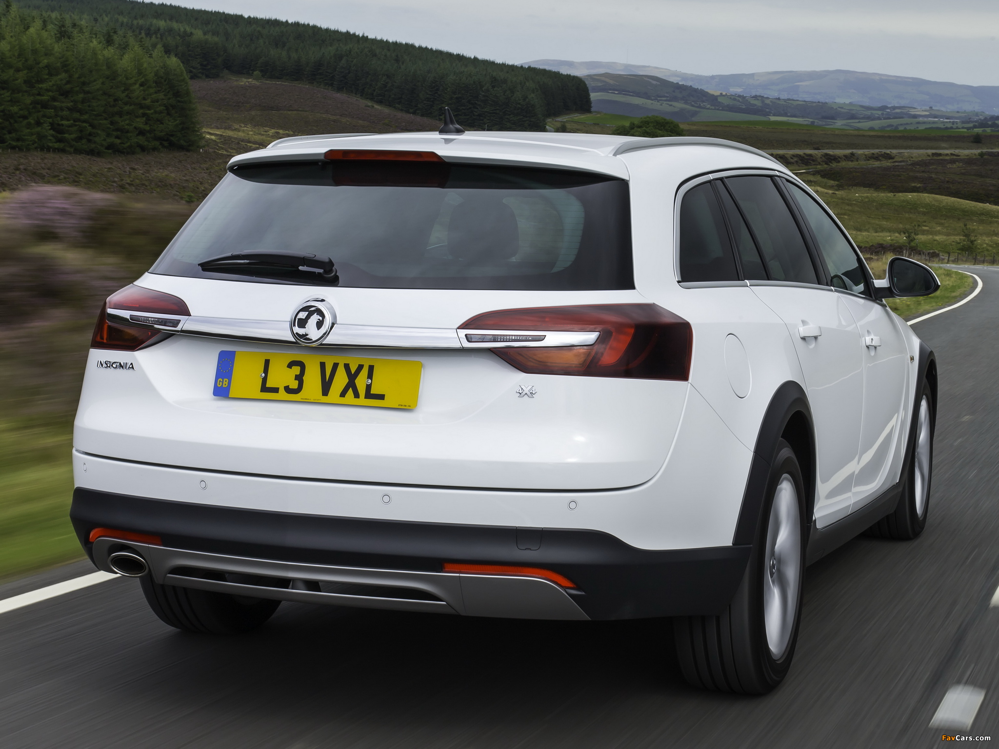 Vauxhall Insignia Country Tourer 2013 wallpapers (2048 x 1536)