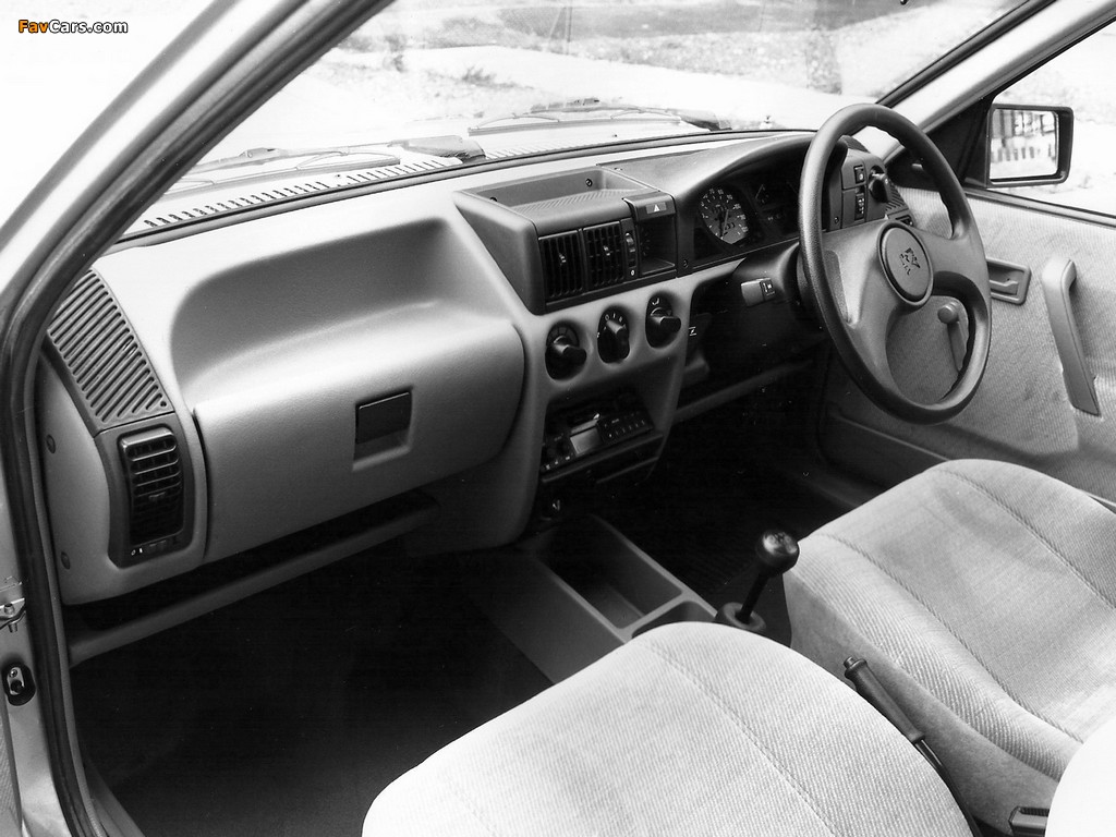 Images of Vauxhall Nova Luxe 5-door 1990–92 (1024 x 768)