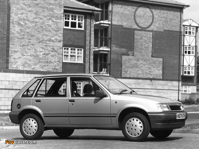 Images of Vauxhall Nova Luxe 5-door 1990–92 (640 x 480)