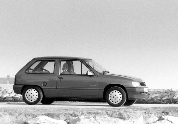 Pictures of Vauxhall Nova Merit 1991–93