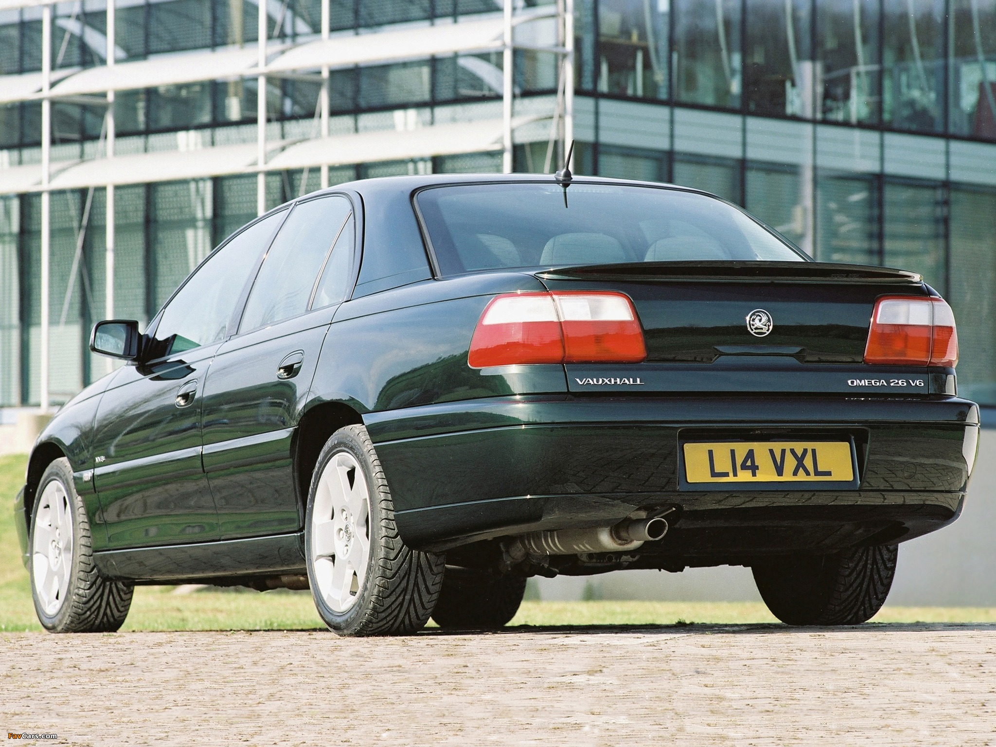 Photos of Vauxhall Omega Sedan (B) 1999–2003 (2048 x 1536)