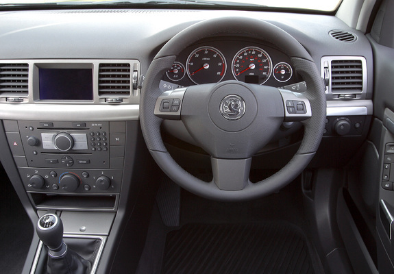 Photos of Vauxhall Vectra GTS (C) 2005–08